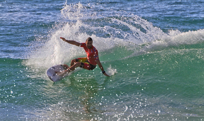 Potente cutback de Joel Parkinson